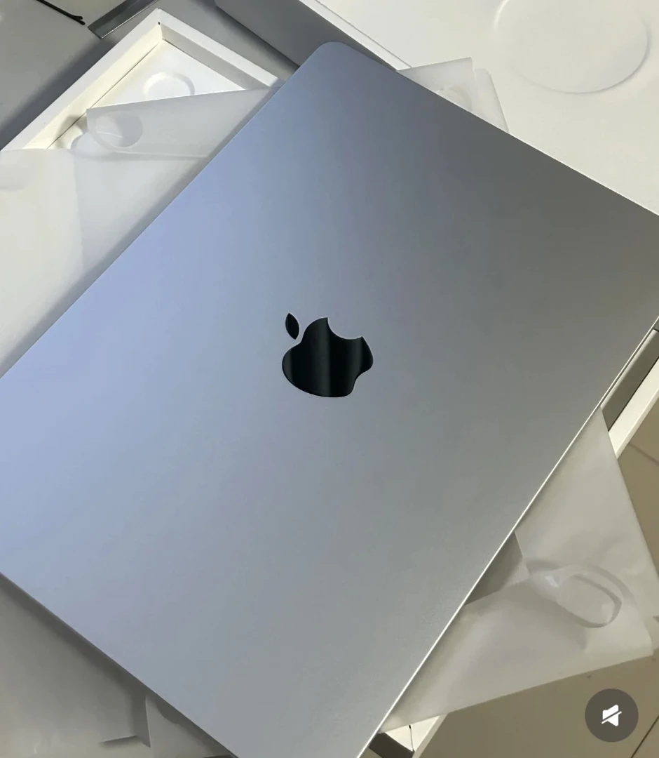 95新 Apple/苹果 《陈》13寸MacBookPro视网膜剪辑办公学习 极客