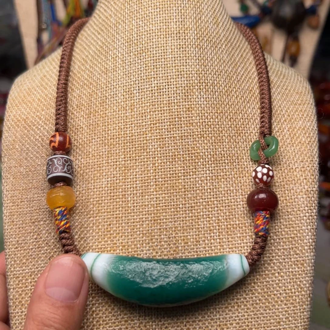 玛瑙/玉髓颈饰未镶嵌