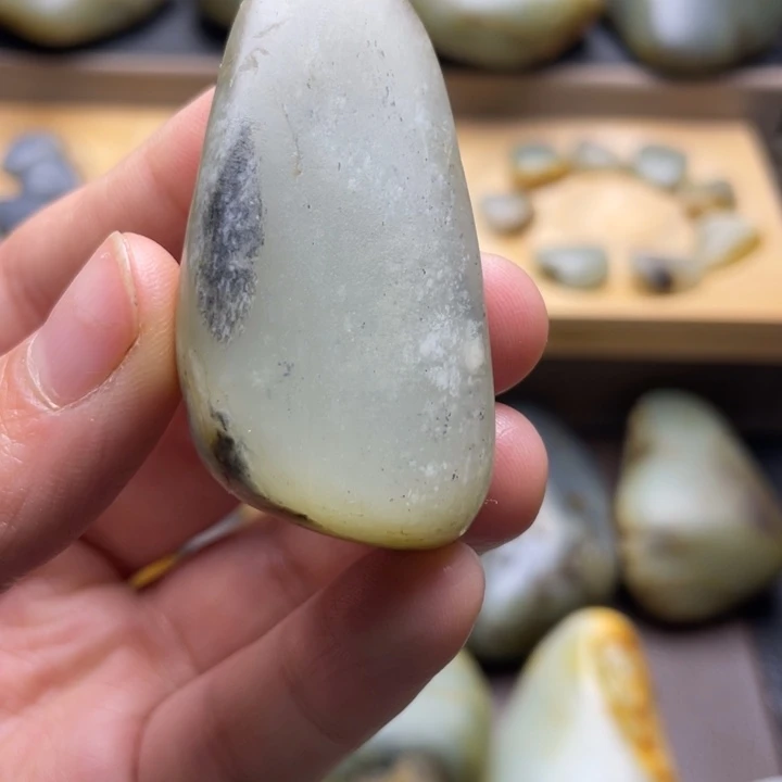 和田玉未镶嵌颈饰4