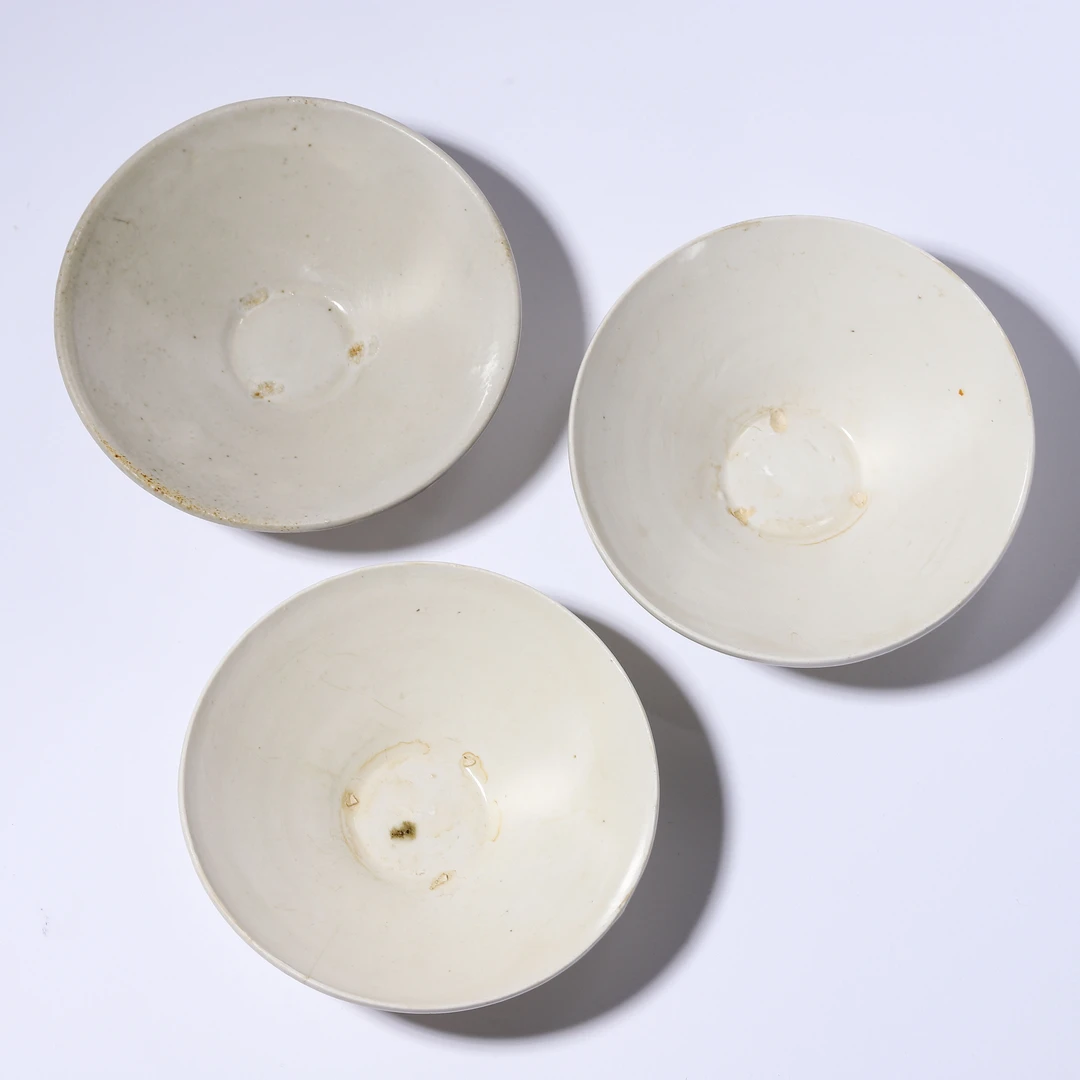 Lot12 明代 白釉斗笠盏三件一组【古董拍卖】