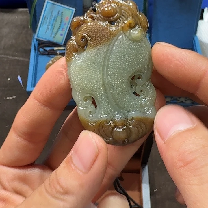 未镶嵌和田玉（糖玉）车挂