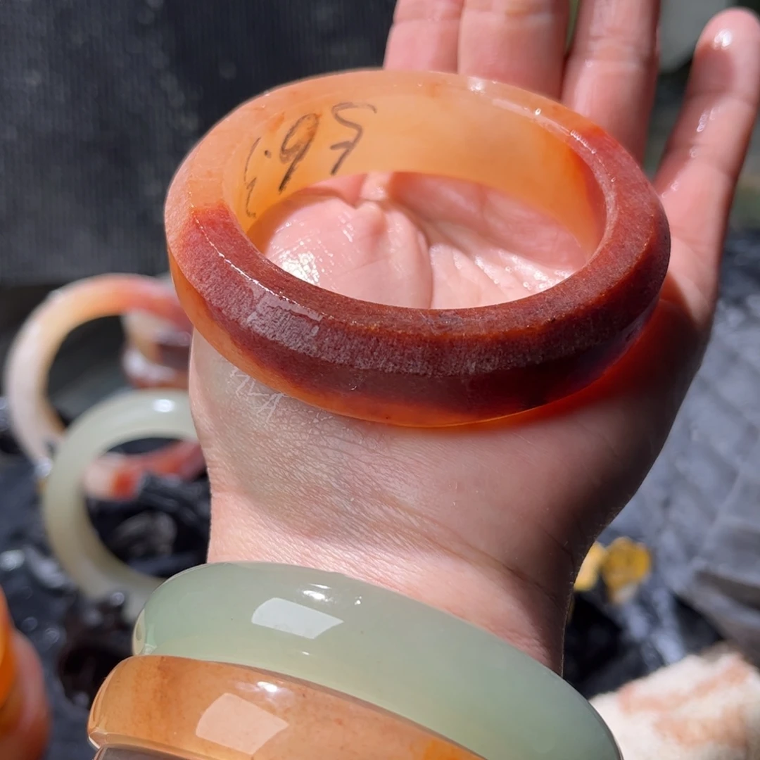 广***哥石英质玉未镶嵌手镯定制