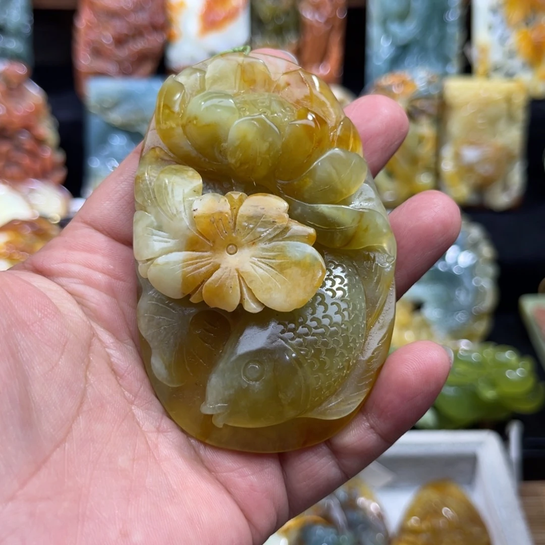 蛇纹石玉未镶嵌颈饰