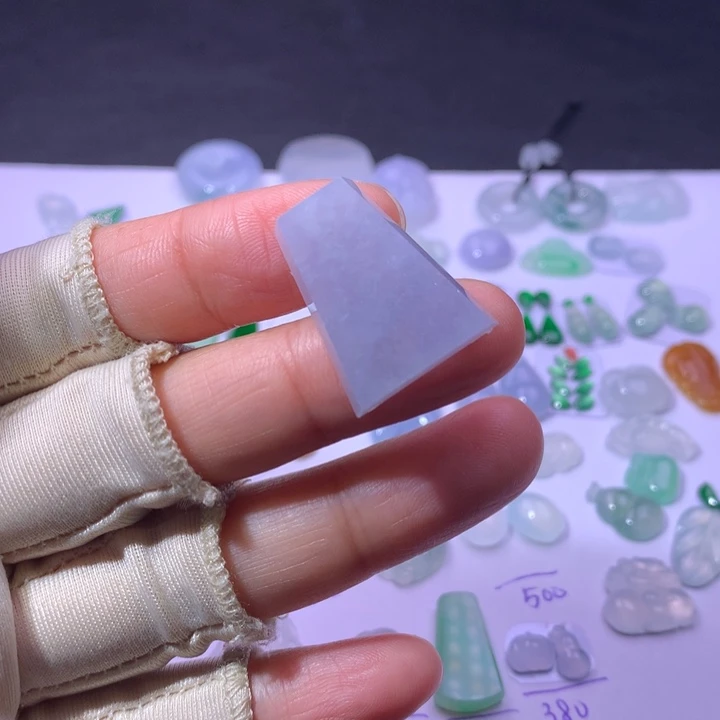 翡翠未镶嵌耳饰无事牌