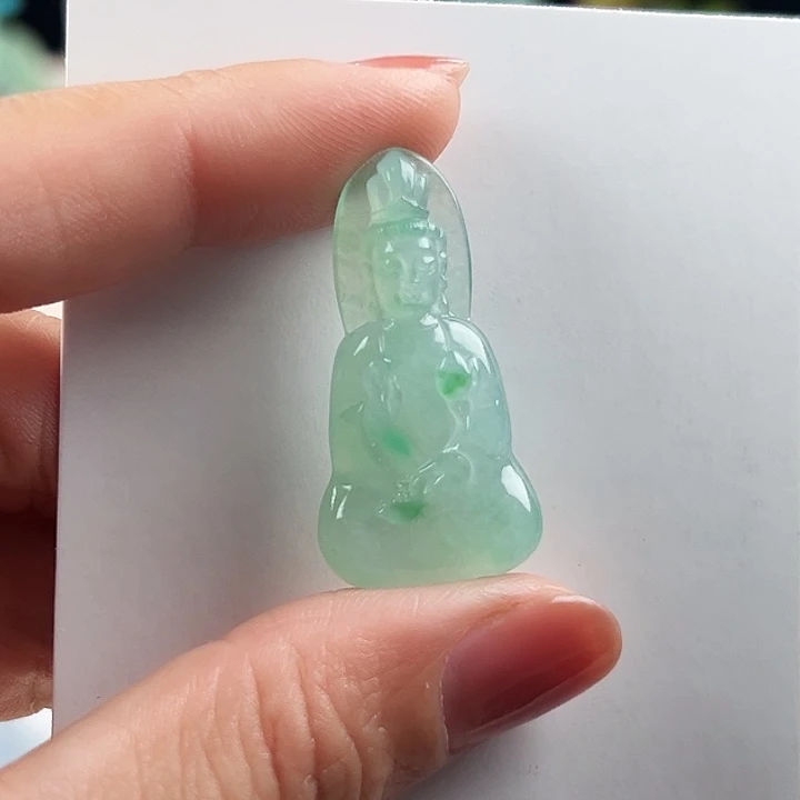 翡翠未镶嵌颈饰自在观音