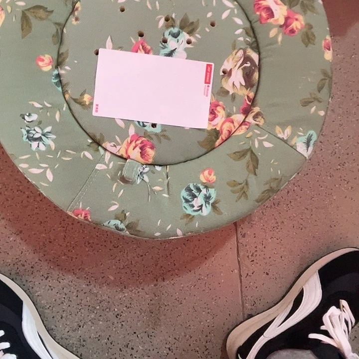 艾绒01 花色蒲团明显使用痕迹，微脏 介意不拍 无售后