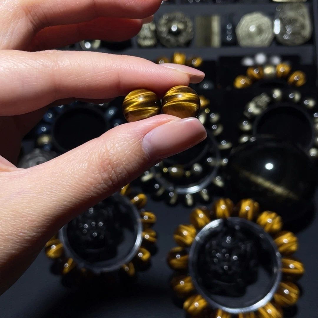 未镶嵌木变石（虎睛石）珠宝奇石明**育