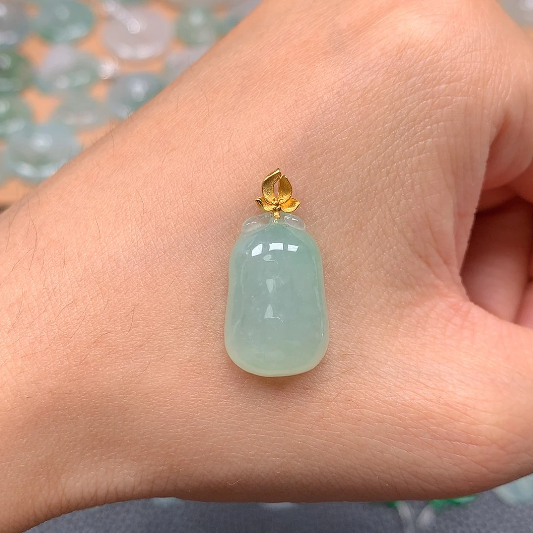 吊坠(不含链)18K金镶嵌翡翠