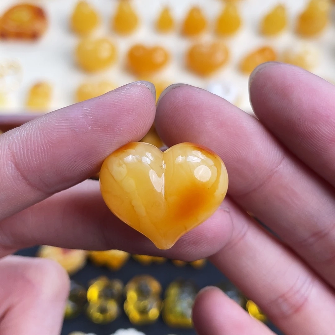 琥珀未镶嵌珠宝奇石