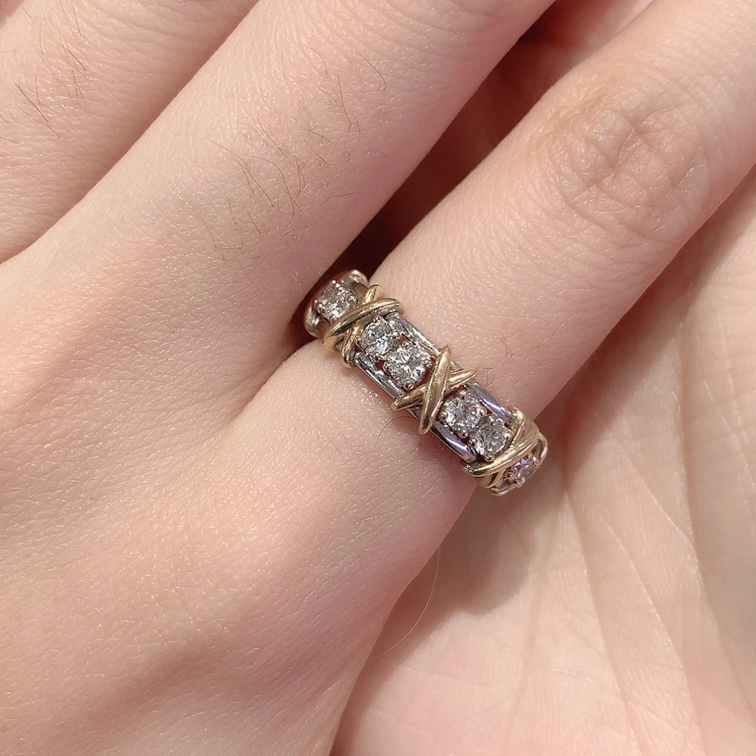 18K金镶嵌合成钻石16石14圈口