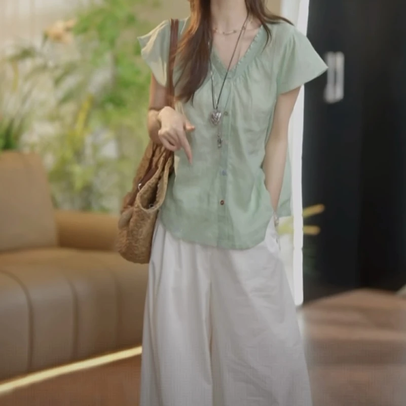 薄荷绿2025夏季新款法式褶皱彩色扣子衬衫薄款舒适百搭上衣气质