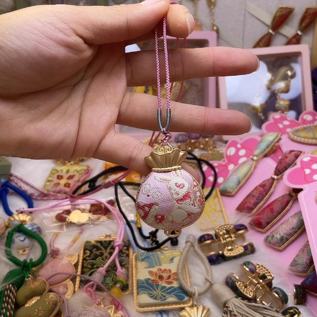 中式风格的毛衣链