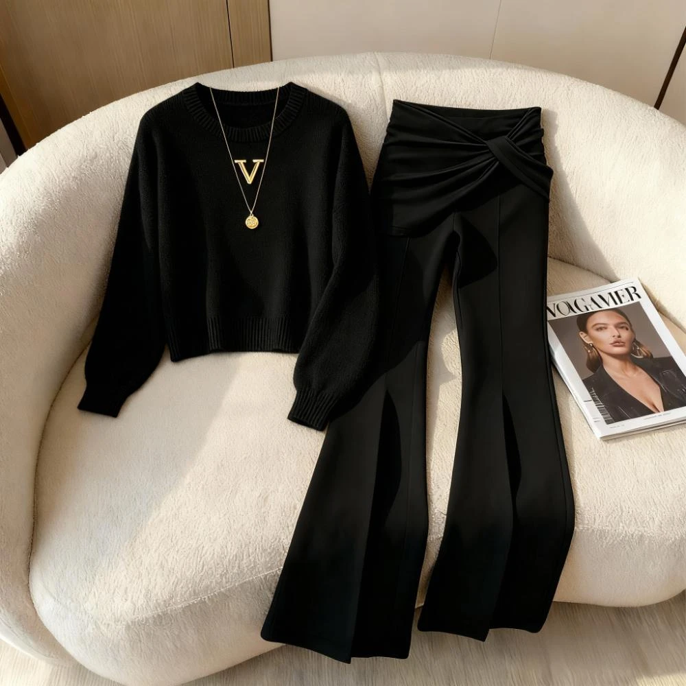 韩系减龄慵懒风穿搭圆领毛衣女秋冬季新款显瘦设计感微喇裤两件套