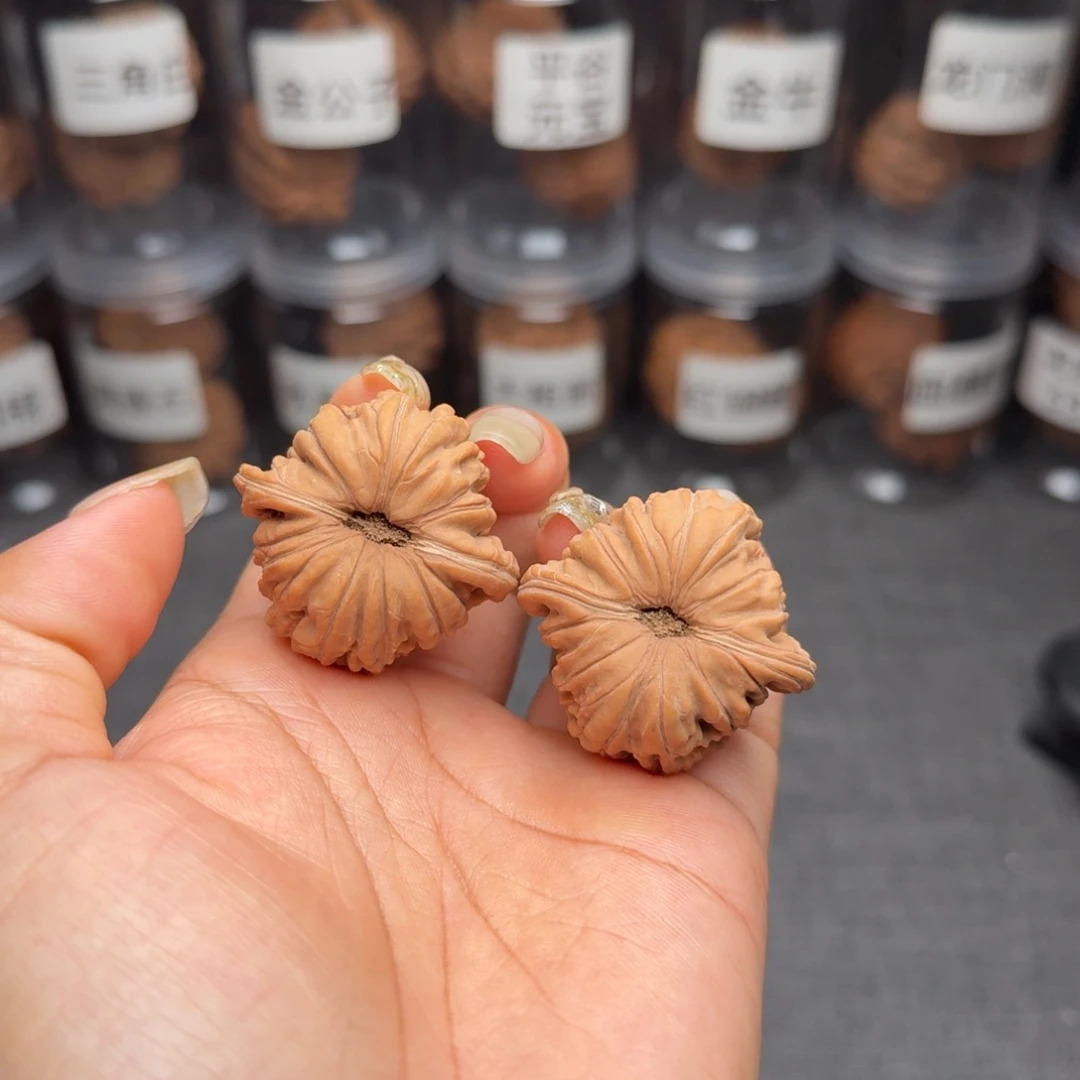 文玩核桃把件全品凹底楼