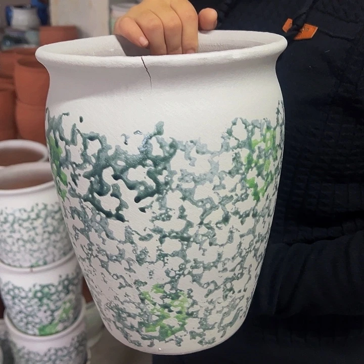 微瑕高度26厘米口径20厘米