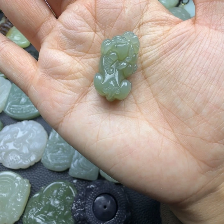 和田玉未镶嵌珠宝奇石