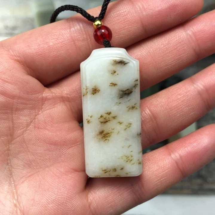 颈饰未镶嵌和田玉