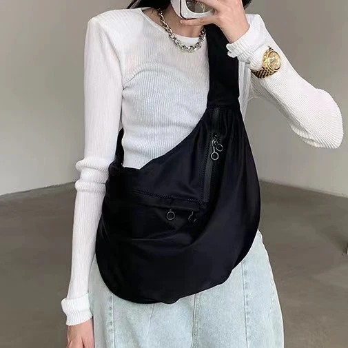 2023潮流宽肩带饺子包斜跨男牛津布单肩大容量帆布包女黑色大包22