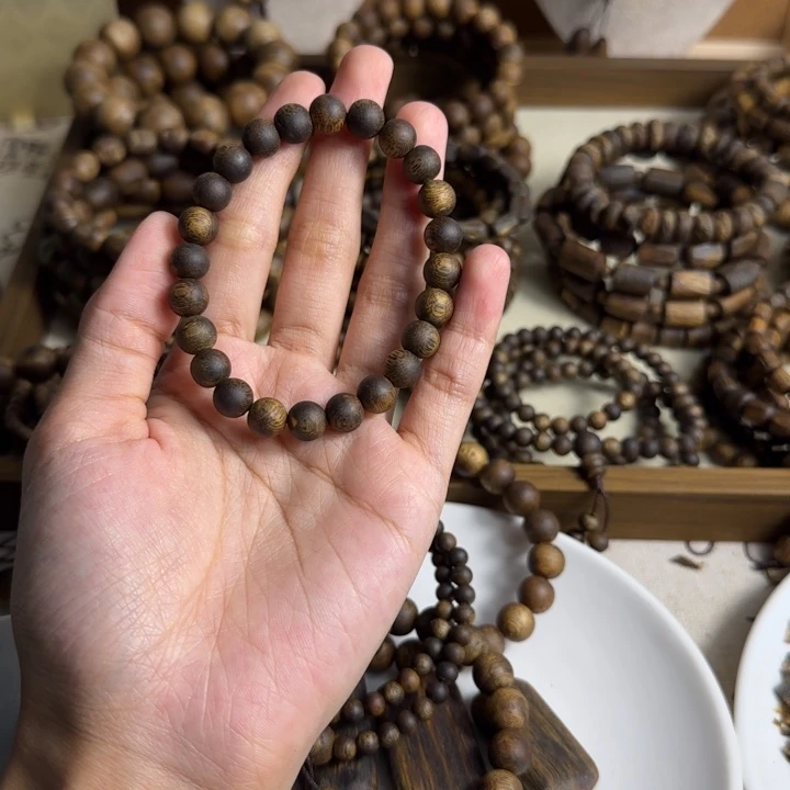 J***a沉香沉香碎屑奇楠沉香08圆珠单圈6g+