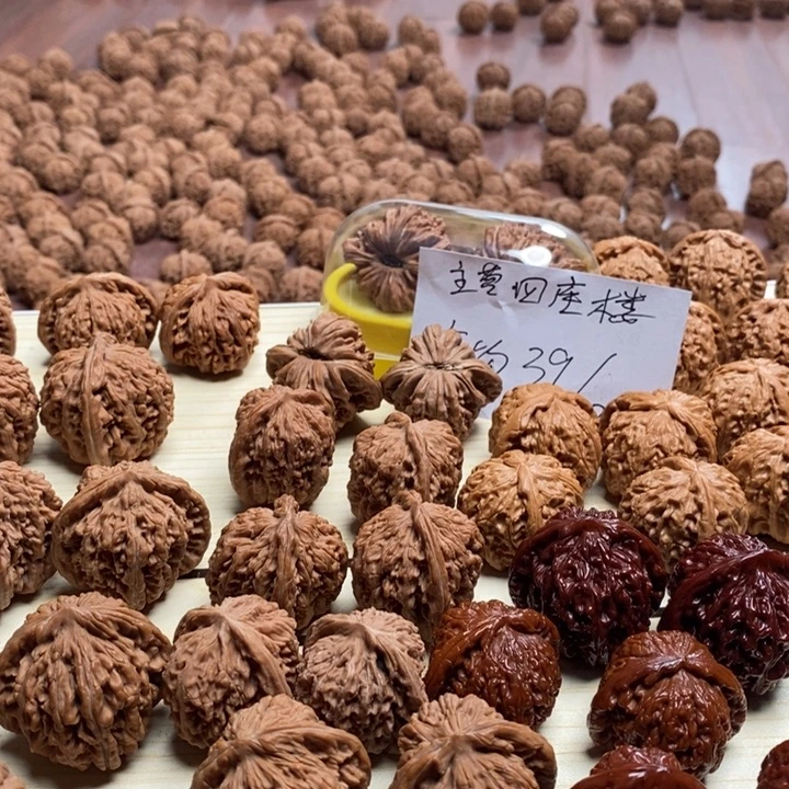 杜***哈文玩核桃吊坠39克重47