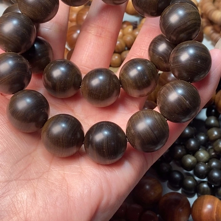 幽***手檀香木老山檀香水阴沉1.8*13*2条，奶香