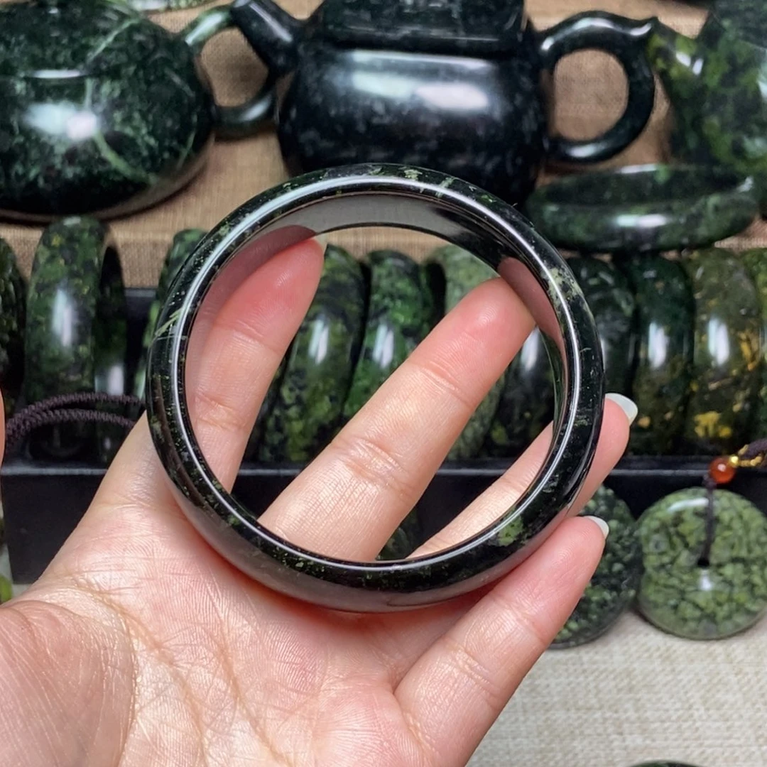 蛇纹石玉颈饰未镶嵌一***码