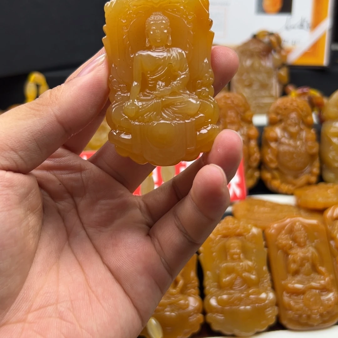 未镶嵌石英质玉（黄龙玉）黄龙玉