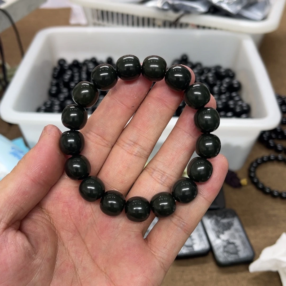 和田玉未镶嵌车挂