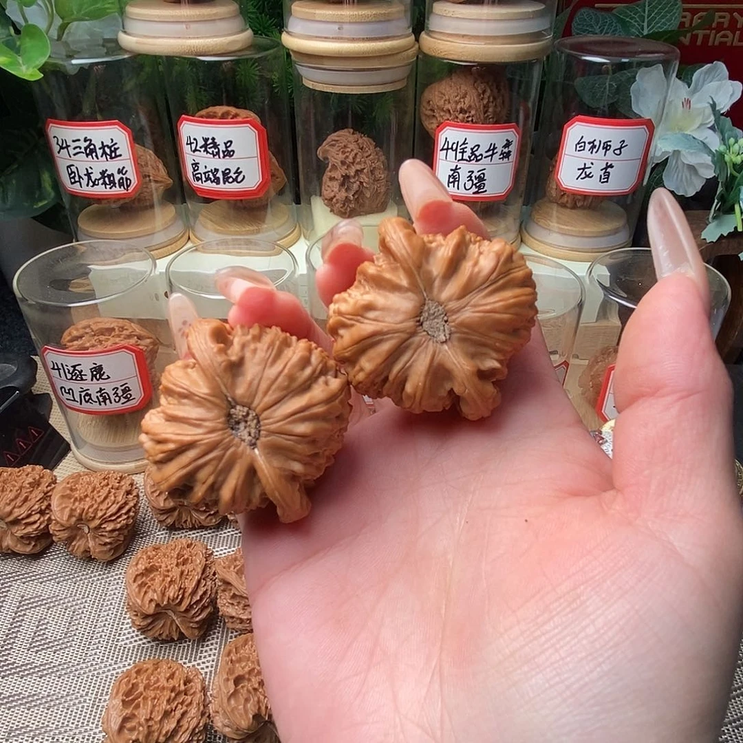 m***1文玩核桃把件卡姿兰……