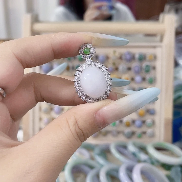 颈饰未镶嵌翡翠天然翡翠Ａ货