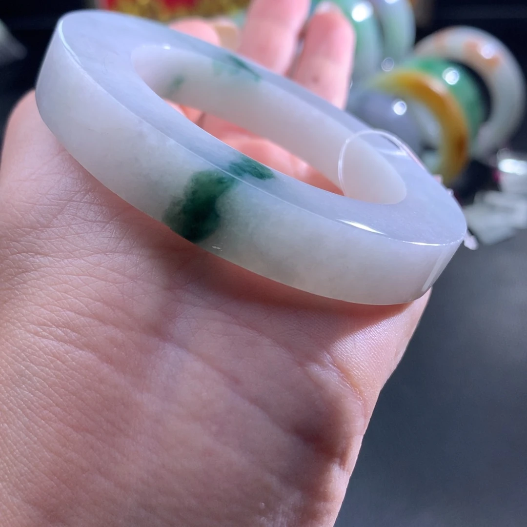 定制翡翠未镶嵌翡翠手镯50-54美人条 飘花