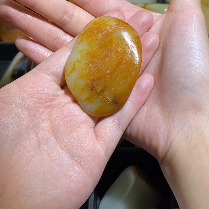 和田玉（糖玉）未镶嵌颈饰红*
