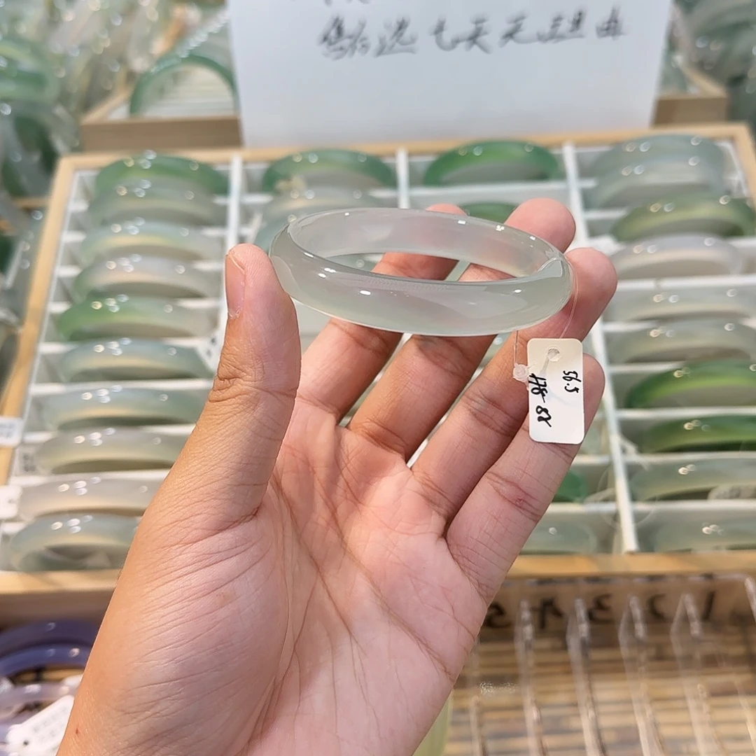 玛瑙/玉髓未镶嵌手镯圈口56.5