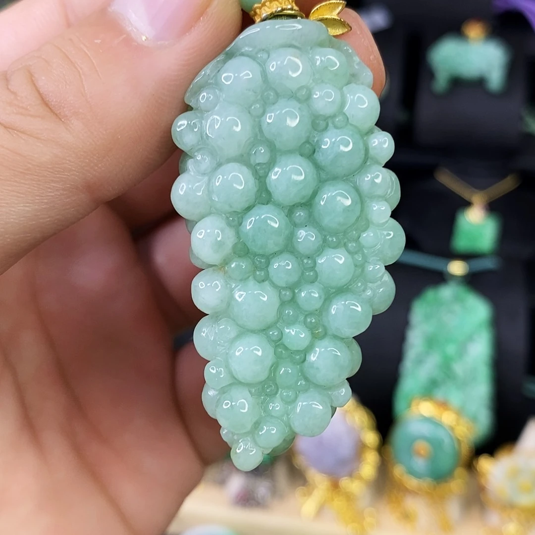 颈饰未镶嵌翡翠吊坠