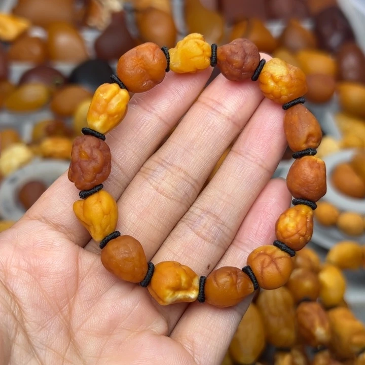 琥珀未镶嵌裸石天然蜜蜡