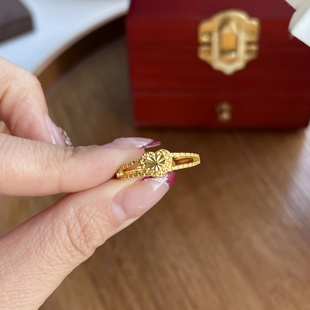 铜合金戒指 金色爱心戒指