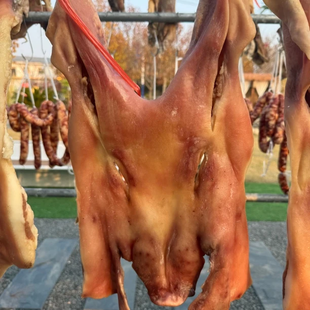安徽农家风干咸猪头肉猪头皮猪耳朵猪脸肉咸香日晒风干土猪肉