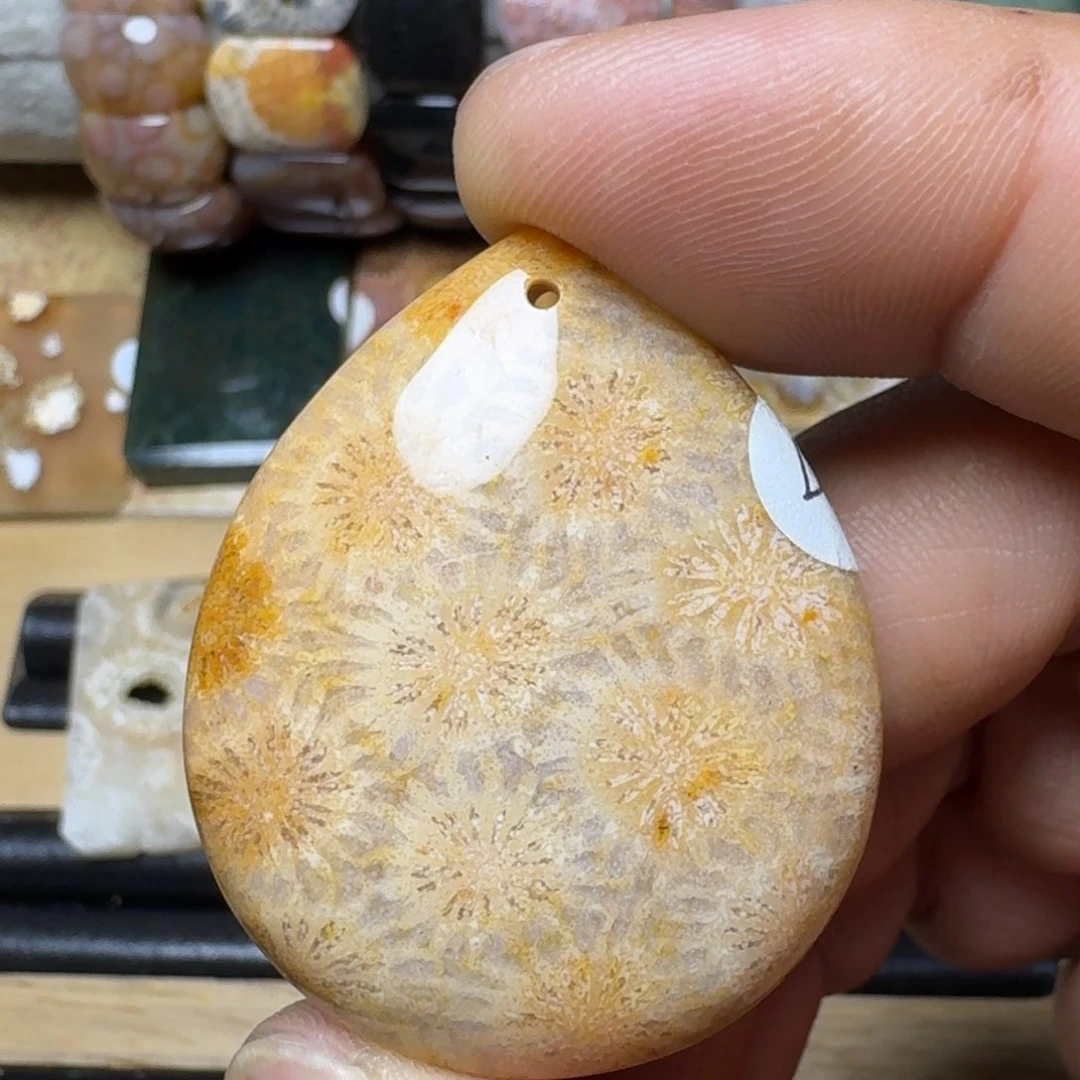 硅化玉大花水滴未镶嵌