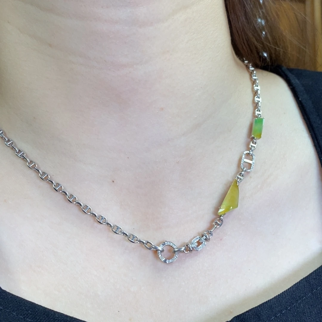 翡翠18K金镶嵌项链黄加绿随形百搭链