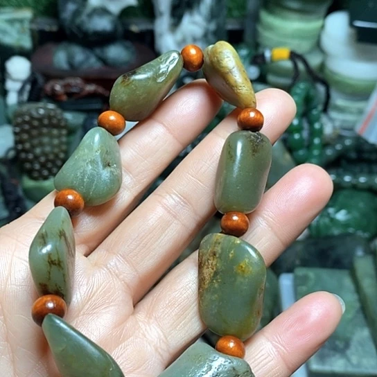 未镶嵌和田玉（糖玉）珠宝半成品