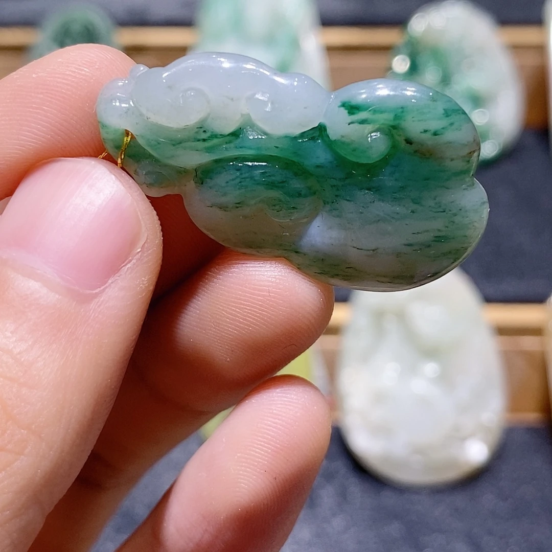 独山玉未镶嵌吊坠