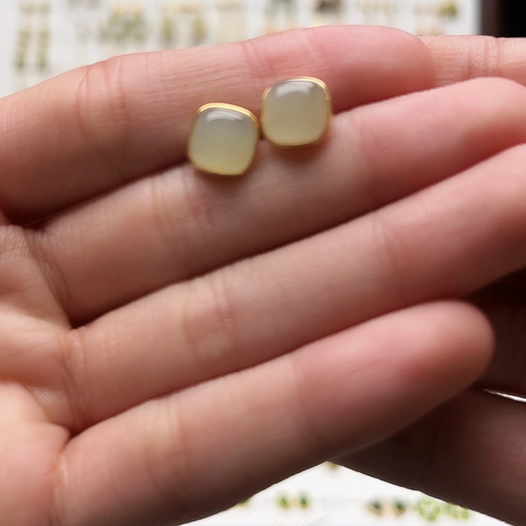 银S925镀金镶嵌和田玉耳饰