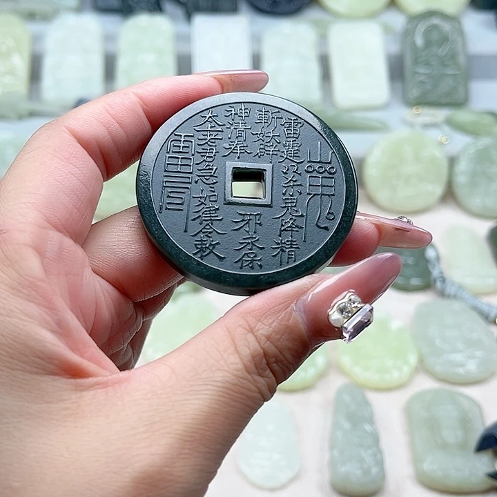 努***力和田玉未镶嵌颈饰