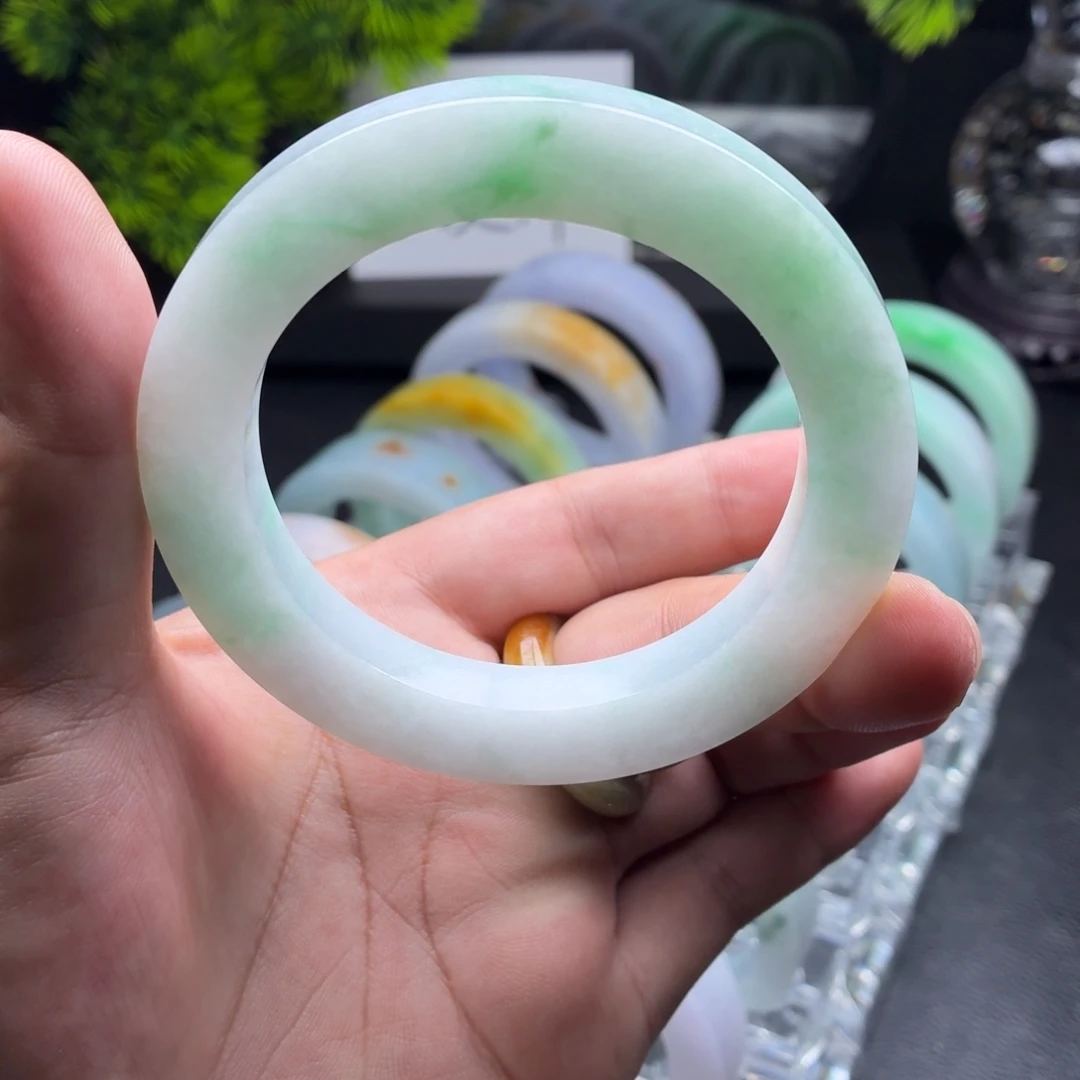 定制翡翠未镶嵌翡翠白底飘阳绿花