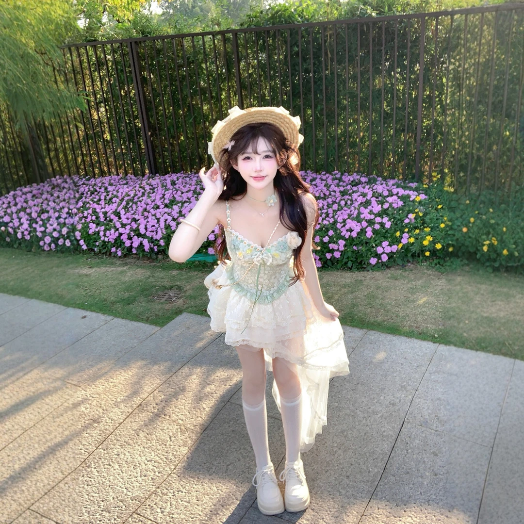 法式甜美清新花朵吊带洋装女夏新款设计感收腰小众不规则蛋糕裙