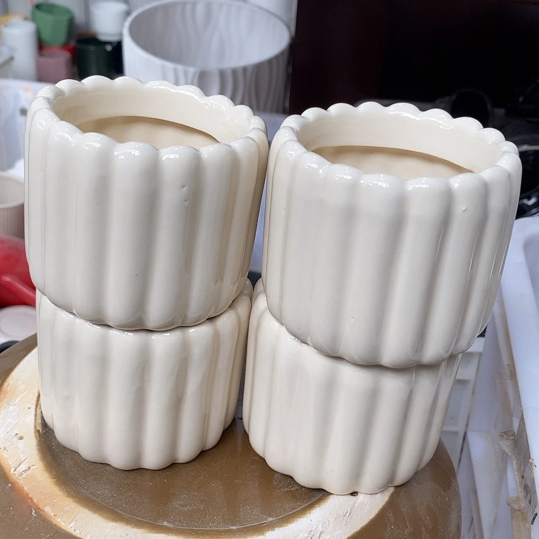 杯子陶盆有孔 瑕疵介意勿拍