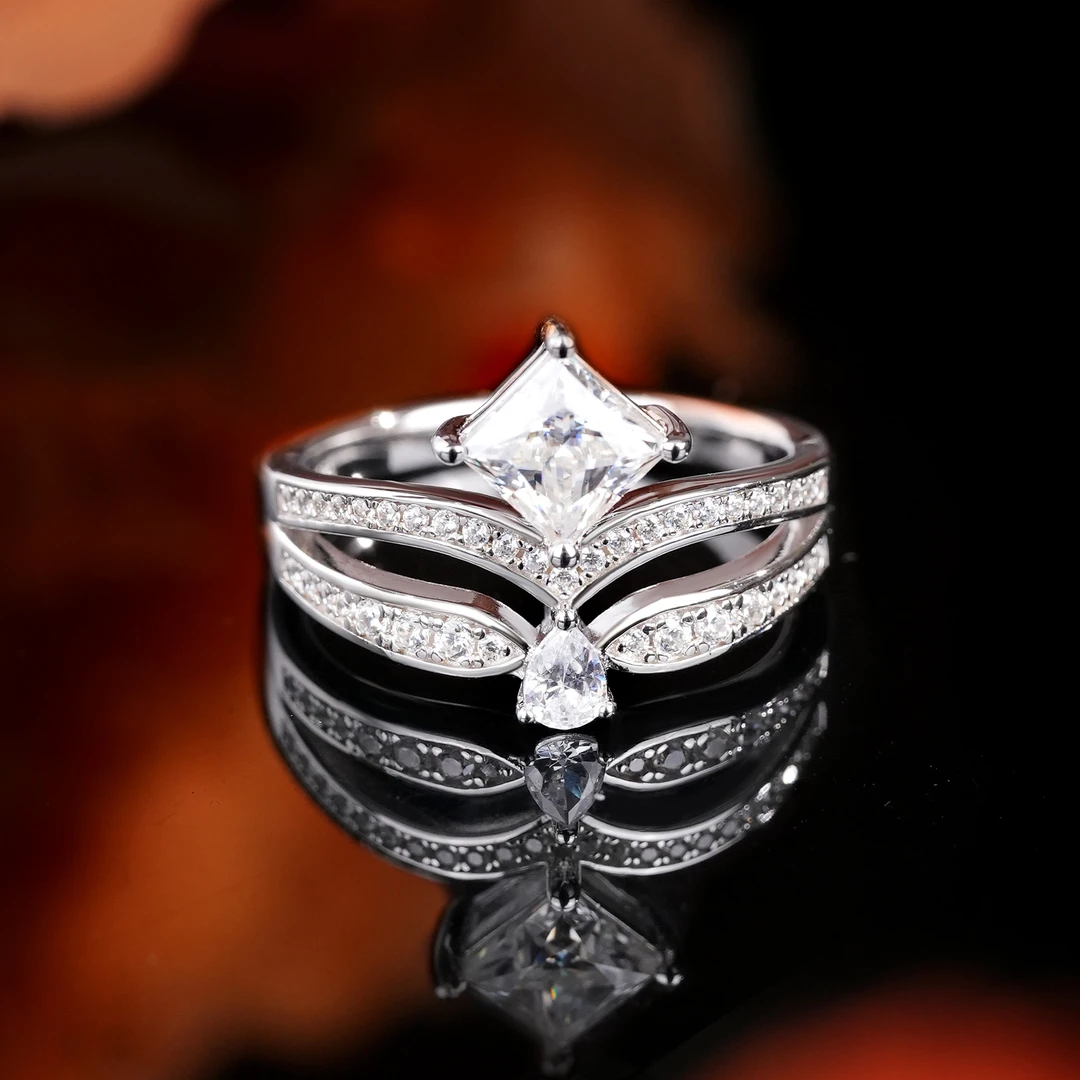 925银莫桑石戒指 V姐推荐1克拉莫桑钻公主方皇冠戒指23052503D