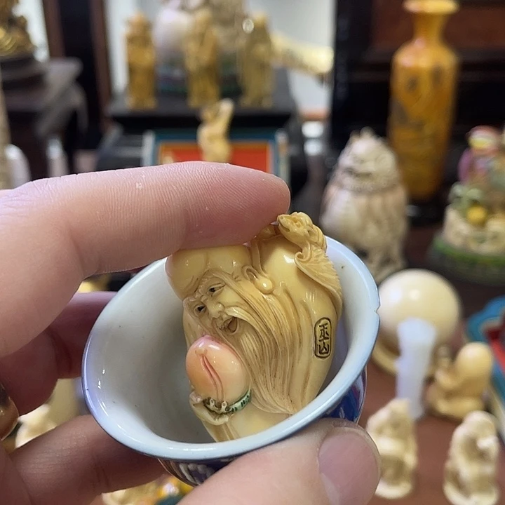 开***1瓷片精致雕刻技法