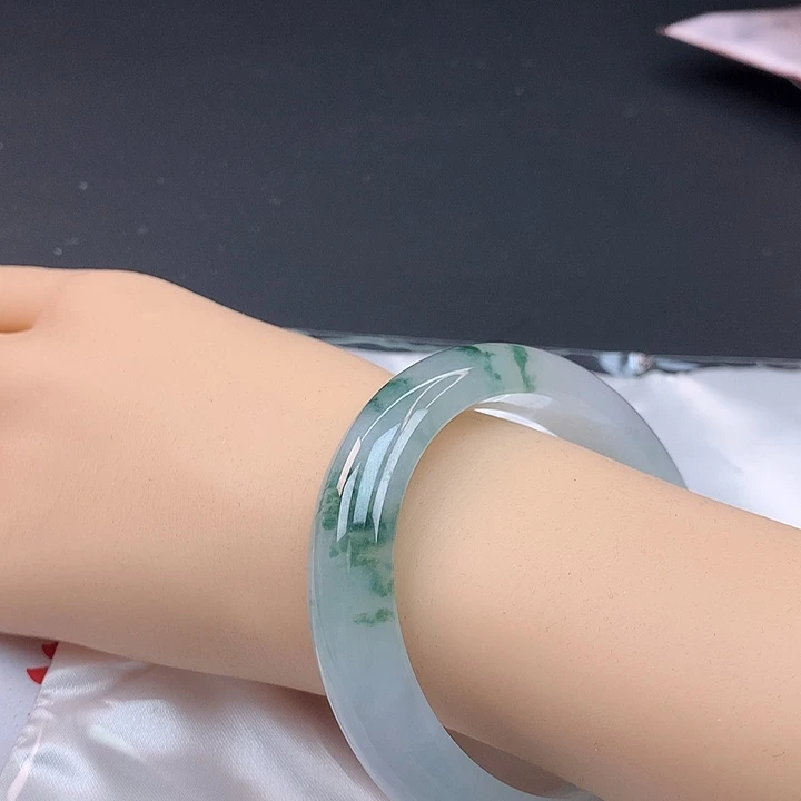 翡翠未镶嵌手镯57