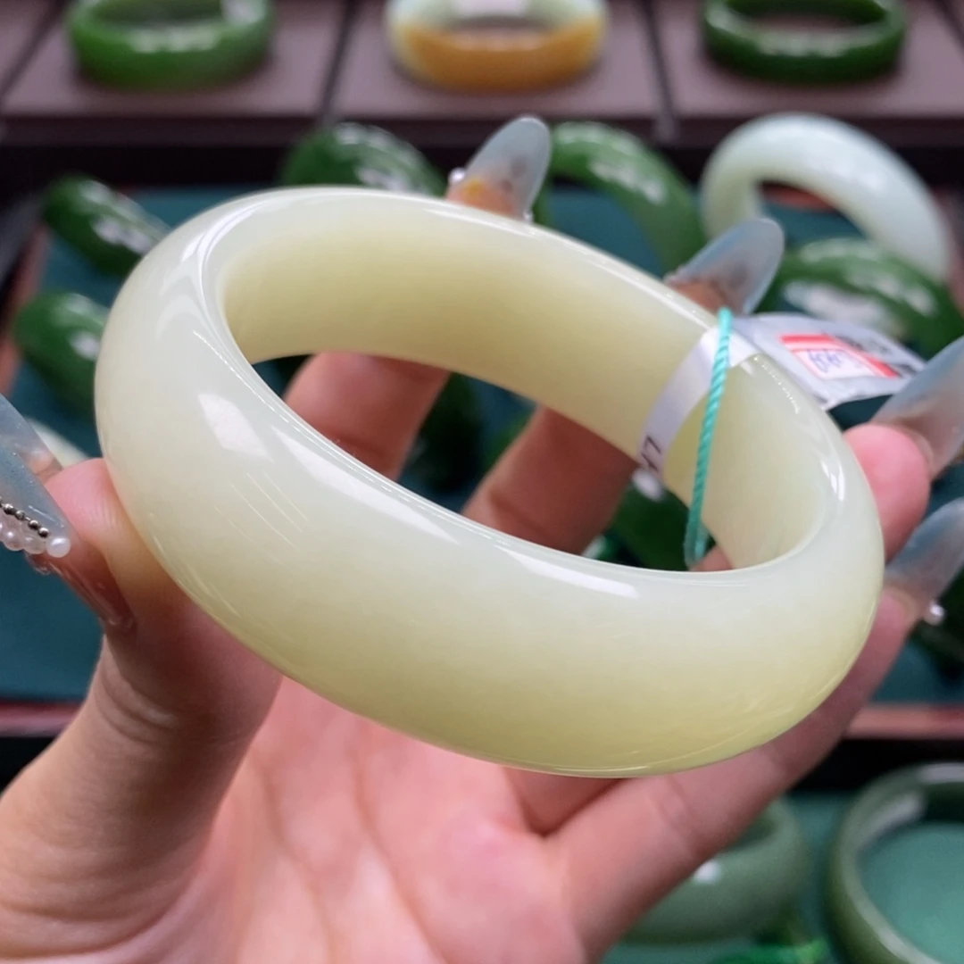 和田玉未镶嵌手镯5657